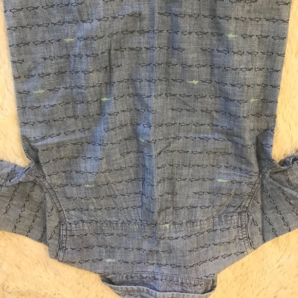 2-Boys short sleeved button down shirts 3-4T - Picture 8 of 8